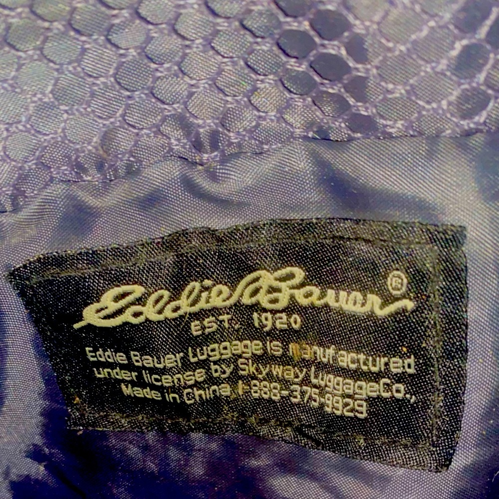Eddie Bauer XL Dufflel Bag with many Zippered Compartments